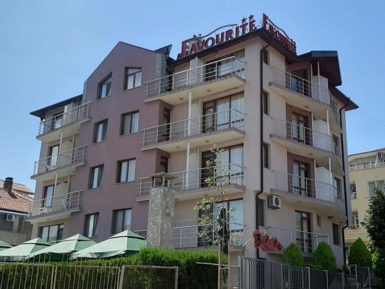 Family Hotel Favourite Obzor Exterior photo